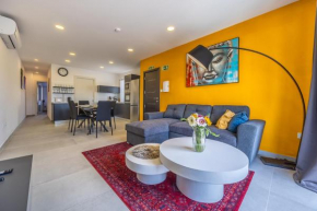 Sleek & Stylish 2BR Accommodation with Large Private Terrace - Close to Saint Julian's & Tigne Shopping Mall